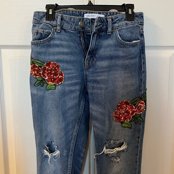 Zara Basic Denim distressed jeans with floral details - Picture 3 of 8